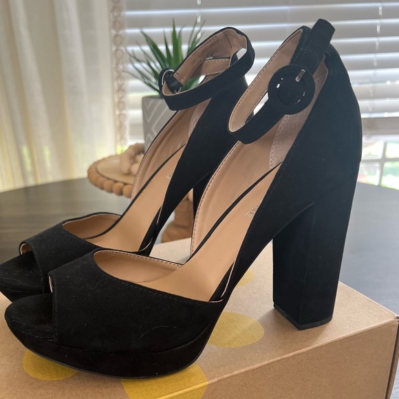 Sun & Stone Reeta Pump Black Heels - Picture 1 of 9